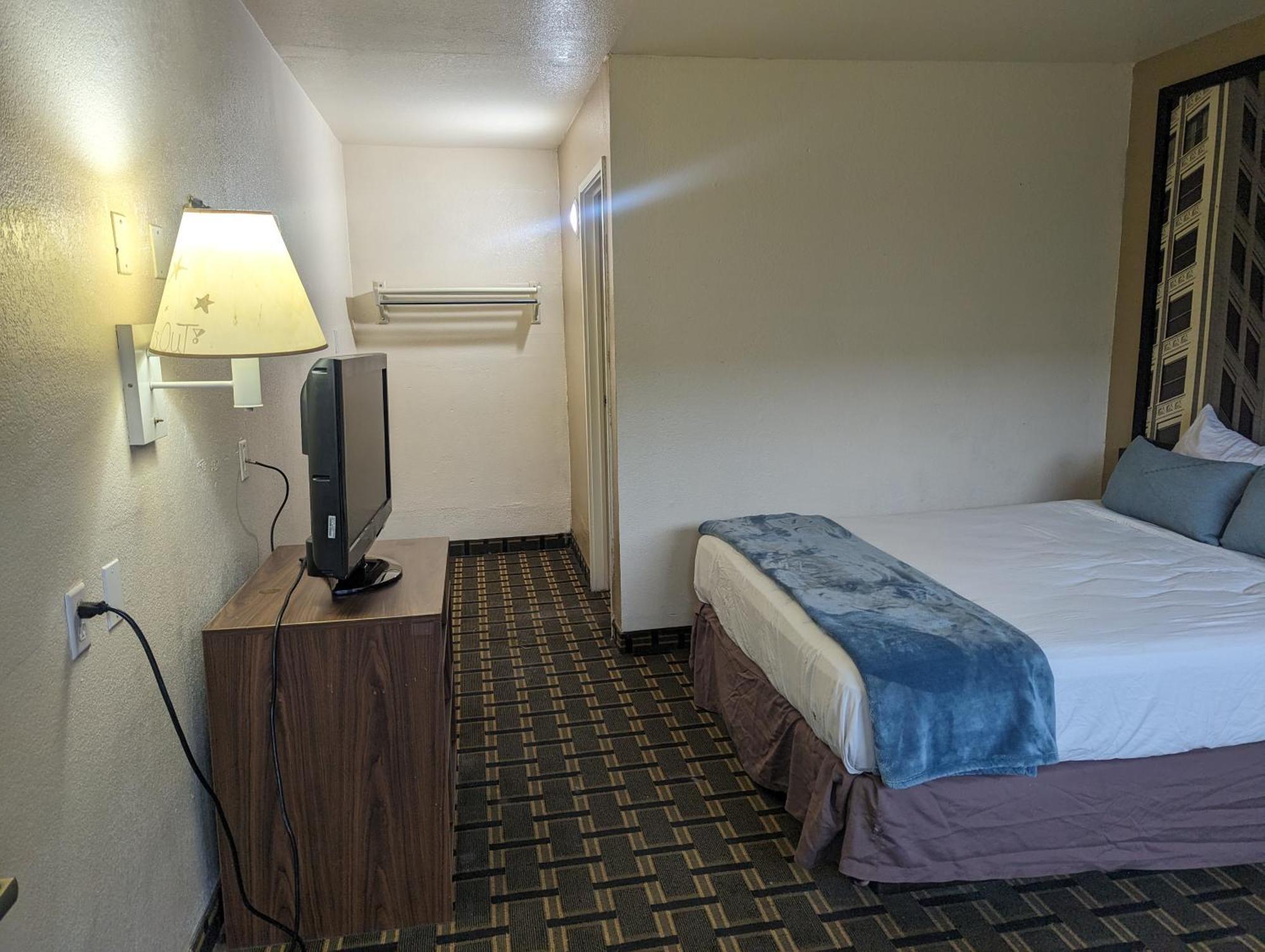 Southern Comfort Hotel Tulsa Exterior photo